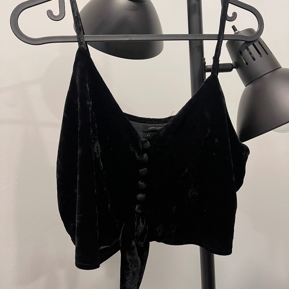Urban Outfitters Women's Black Crop-top